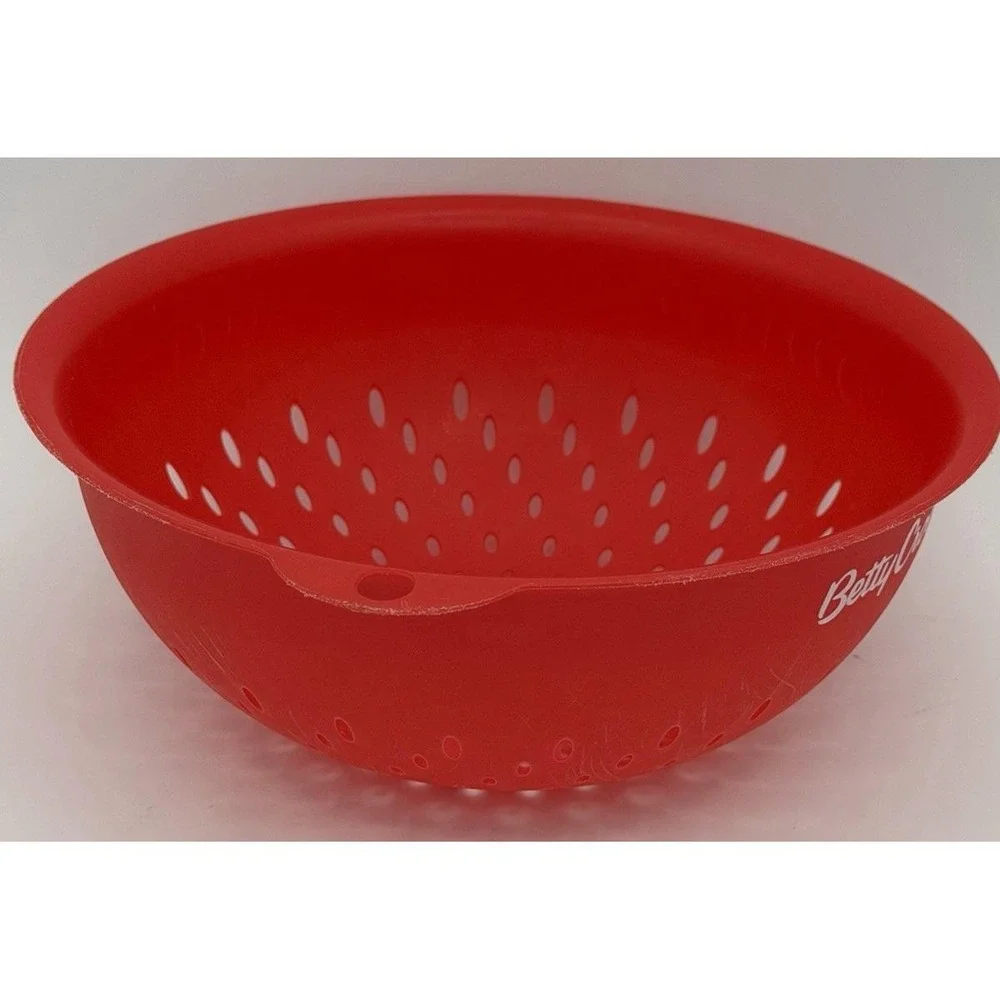 Betty Crocker strainers are